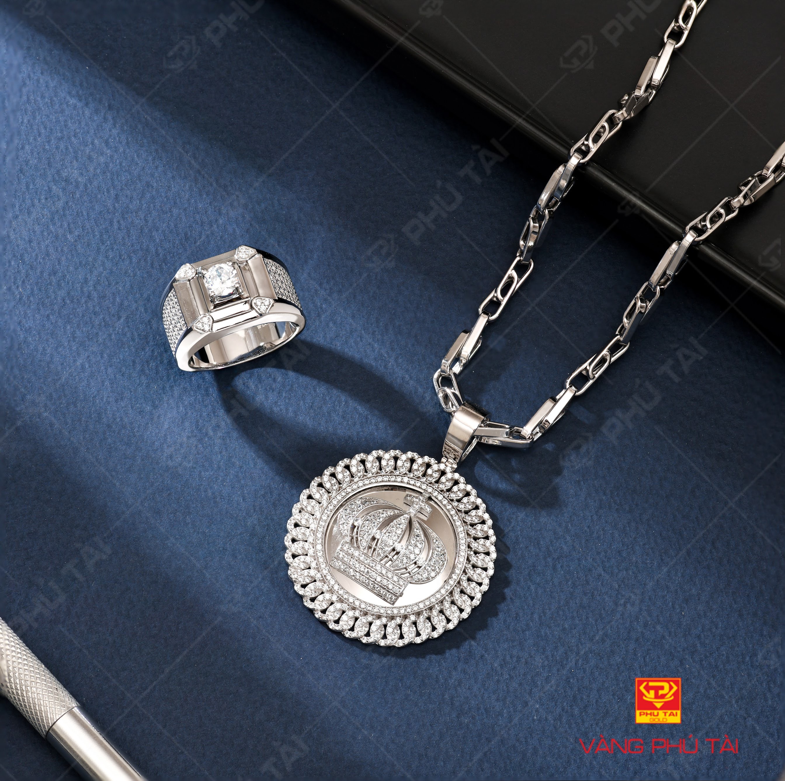 Tin nóng giá vàng sáng 28/10/2025: Giá vàng đi xuống vài triệu mỗi lượng